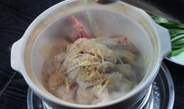 Lẩu gà bỗng rượu - Món ngon hút khách nhất tại nhà hàng Ao-Ta