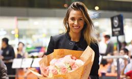 Hoa hậu Liên lục địa 2012 mặt mộc xuất hiện ở sân bay Tân Sơn Nhất