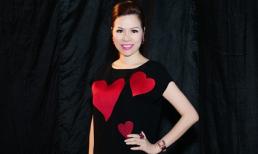 Hoa hậu Quý bà Bùi Thị Hà sang trọng nổi bật trong bộ đầm họa tiết trái tim