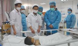 Tự tẩy nút ruồi cho con... người mẹ phải ân hận cả đời