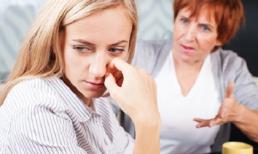 Sau đêm tân hôn, mẹ chồng hùng hổ dắt con dâu trả về 'nơi sản xuất'