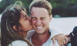 Vừa vào nhà nghỉ, tôi đã thấy người yêu và bạn thân ngồi chờ sẵn