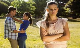 Đi đánh ghen, bị chồng 'úp sọt' cho tội ngoại tình