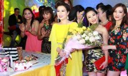 Hoa hậu Kristine Thảo Lâm đón tuổi mới trong bữa tiệc ấm cúng và sang trọng