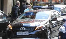 Sau Rolls-Royce cổ, cậu cả nhà Becks lại học lái xe bằng Mercedes A-Class