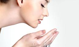 Da trơn tru như lụa nếu rửa mặt dầu dừa và baking soda