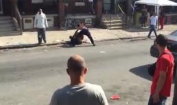 Phẫn nộ: Người phụ nữ bị đánh dã man trước sự thờ ơ của mọi người