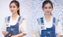 Angela Baby trẻ như nữ sinh với quần yếm bò