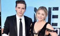 Brooklyn Beckham cực điển trai sánh đôi với bạn gái trên thảm đỏ