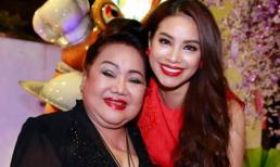 U80, bà ngoại Phạm Hương vẫn được mời ngồi ‘ghế nóng’