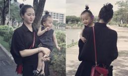 Hai mẹ con Phan Thị Lý diện đồ 'tông xuyệt tông' đi dạo phố