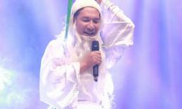 Quang Thắng không ngại đu dây, chạy vòng quanh sân khấu