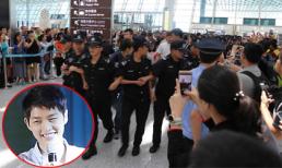 Nhân viên an ninh phải quây thành vòng tròn để bảo vệ Song Joong Ki 