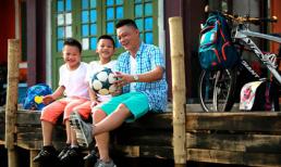 BTV Quang Minh vui vẻ đi chơi cùng các con