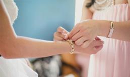 Choáng khi nhận được món quà bằng vàng ròng từ tình cũ của chồng