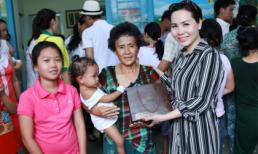 Nữ hoàng doanh nhân Kim Chi chia sẻ khó khăn với bệnh nhi nhân ngày 1/6