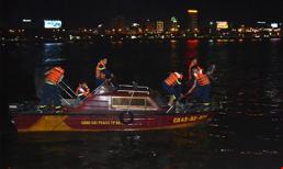 Tàu du lịch chở nhiều trẻ em chìm trên sông Hàn