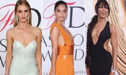 Khi ngực lép 'lên ngôi', các sao đua nhau khoe 'màn hình phẳng'