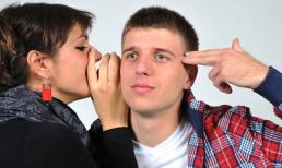 Ly hôn chồng vì quá 'núp váy mẹ'