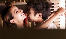 'Bố ơi chú Hùng ác lắm, hôm nay mẹ bị chú ấy lột đồ đánh chảy cả máu đấy ạ'