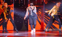 Noo Phước Thịnh bùng nổ trên sâu khấu 'Đêm hội chân dài 10'