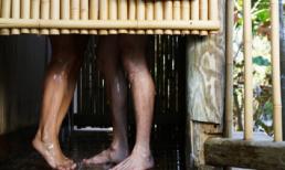 Sốc khi vợ ngoại tình với người kém chồng trăm mặt