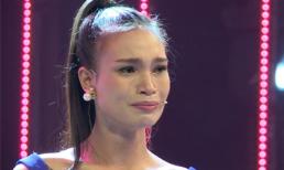  Thí sinh dân tộc bật khóc nức nở khi bị chất vấn về dự án Người đẹp Nhân ái