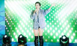 Bảo Thy hiếm hoi ăn mặc gợi cảm sau bao năm gia nhập showbiz