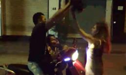  Vợ dùng mũ bảo hiểm đánh chồng giữa phố