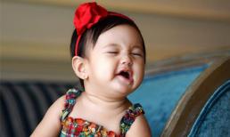 Biểu cảm đáng yêu 'hết nấc' của con gái Hoa hậu Hà Kiều Anh