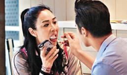 Sao nữ gốc Việt và 'phi công trẻ' bón đồ ăn cho nhau nơi công cộng