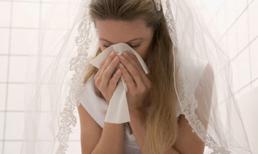 Đêm tân hôn, vợ phải nuốt nước mắt cởi váy cô dâu nhường lại chồng cho chị dâu