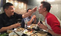 Fans phát sốt với ảnh Lam Trường bón cho Mr. Đàm ăn