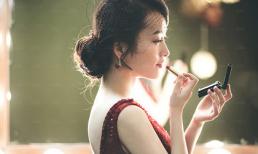 Nơm nớp sợ mất vợ vì vợ xinh đep, quyến rũ nhưng lẳng lơ