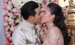 Ngọc Lan - Thanh Bình hôn nhau nồng nàn trong đám hỏi