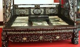 Chiếc 'Long sàng' giống hệt giường công tử Bạc Liêu gây choáng