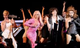 Nhóm 365 giả gái khóc cười cùng fans trong liveshow cuối cùng