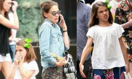 Biểu cảm cực yêu của hai mẹ con Suri khi bị chụp ảnh trên phố