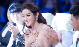 Huyền My nổi bật với phong cách công chúa trên 'ghế nóng'