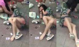 Cô gái bị nhóm phụ nữ đánh ghen tát liên hoàn, đạp thô bạo vào vùng kín