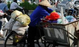 Tình địch ép cô gái nhặt ve chai nhường chồng và sự đáp trả của cô khiến ả phải bỏ chạy