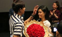 Sau 6 năm yêu ròng rã, Tim cũng chịu quỳ gối cầu hôn Trương Quỳnh Anh