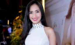 Ái Phương quyến rũ với trang phục bó sát