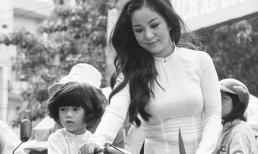 Thúy Nga và con gái đẹp bình dị với tà áo dài xưa