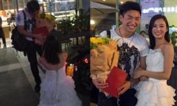 Cô gái quỳ gối giữa phố và dùng 'sổ đỏ' để cầu hôn bạn trai