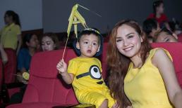 Hoa hậu Diễm Hương dẫn con trai đáng yêu diện tông vàng rực rỡ dự trung thu cùng trẻ cơ nhỡ