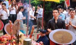 Dân mạng 'há hốc miệng' khi thấy Lệ Rơi cúng tổ nghề