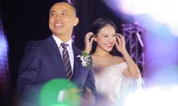 Chí Anh lần đầu tiết lộ chuyện tình với vợ kém 20 tuổi