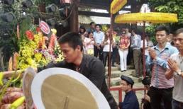 Lệ Rơi lên tiếng khi bị 'ném đá' vì đi cúng Tổ nghề sân khấu