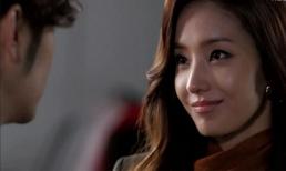 Ngày con trai lấy vợ, cô vợ cũ quê mùa ngày nào xuất hiện như gái 18 cho con trai căn hộ tiền tỷ làm hồi môn khiến tôi há hốc mồm